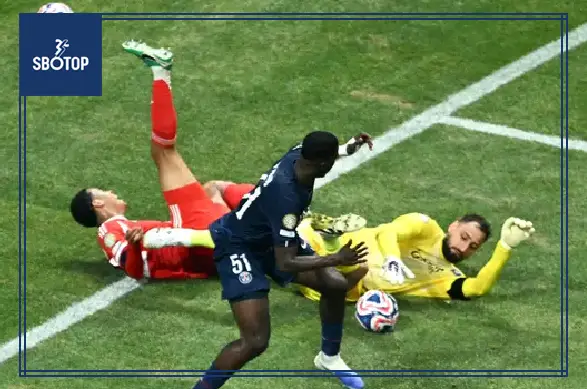 SBOTOP: Juventus được khuyên nên nhập cuộc săn chữ ký của thủ môn số một Italia, Gianluigi Donnarumma